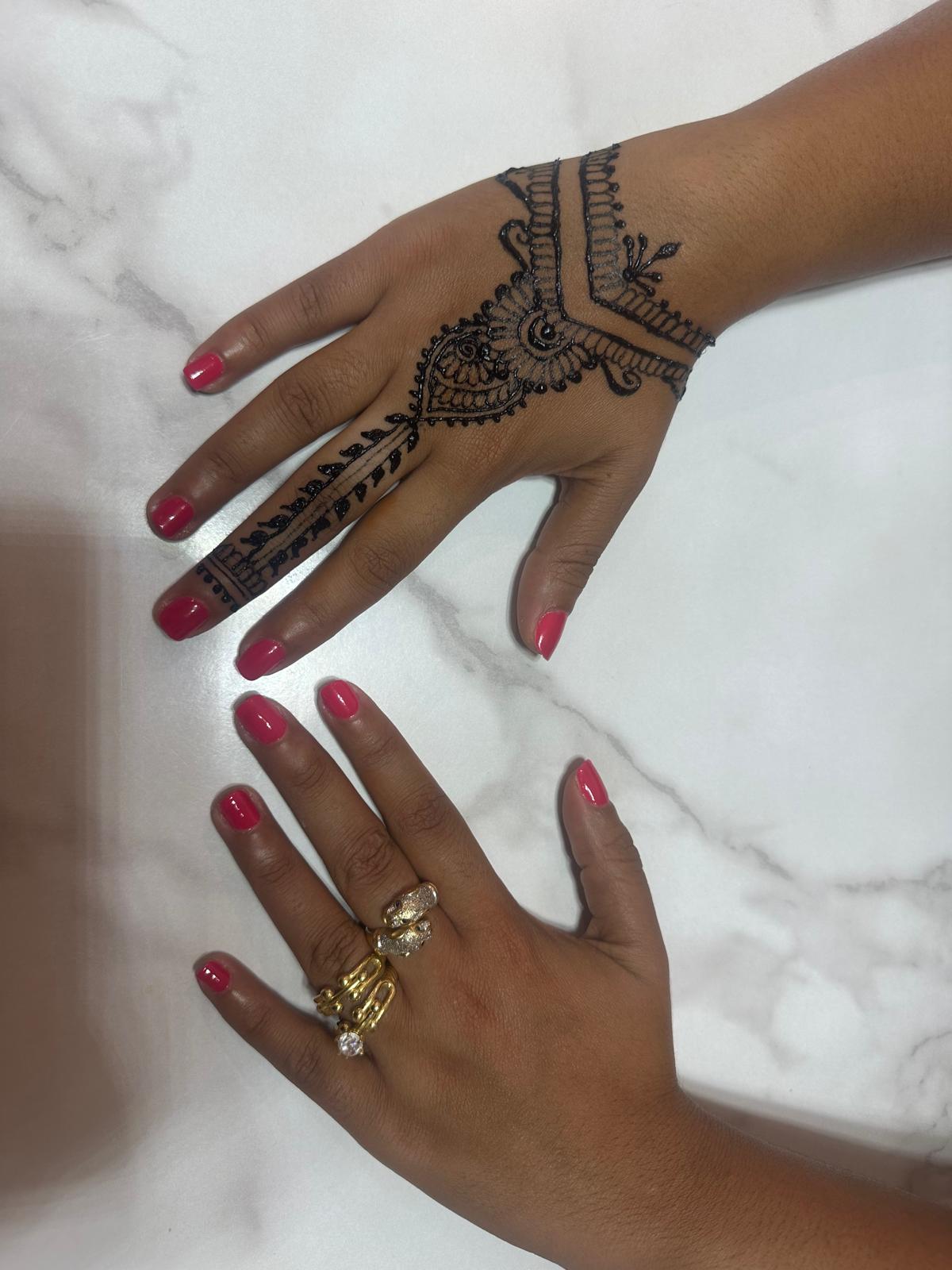 Rose & mehndi